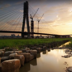 <strong>Crossing</strong>